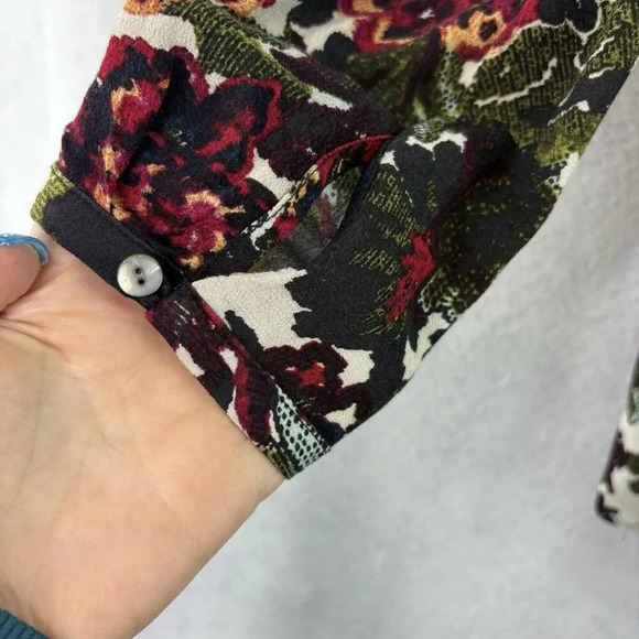 J Jill Blouse‎ Womens Dark Floral Rayon Long Sleeve Pullover Blouse Size Medium - Picture 4 of 6